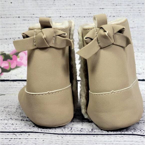 Osh Kosh B'gosh Baby Girl Suede Pull On Boot, Tan, Size 3-6 months - Picture 6 of 6